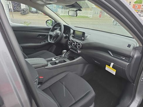Used 2025 Nissan Sentra S FWD image 13