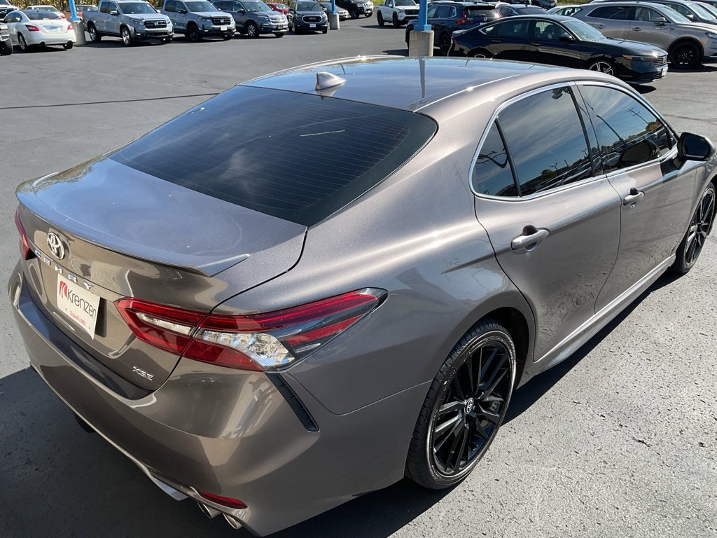 Used 2023 Toyota Camry XSE FWD image 5
