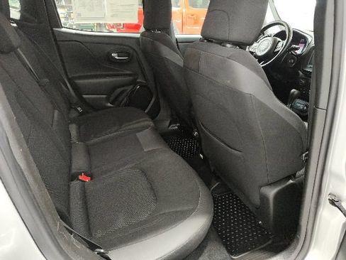 Used 2018 Jeep Renegade Altitude AWD/4WD image 21