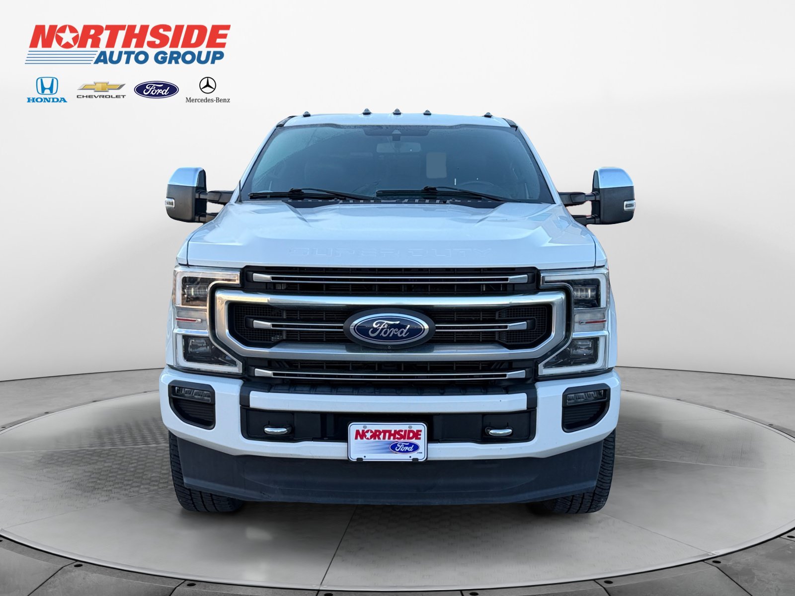 Used 2022 Ford F350 Platinum AWD/4WD image 2