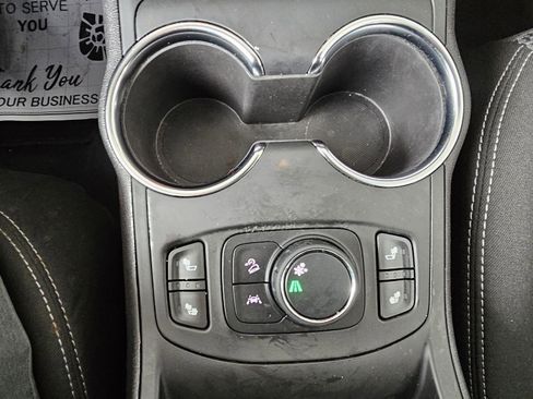 Used 2024 GMC Terrain SLE w/ Driver Convenience Package image 25