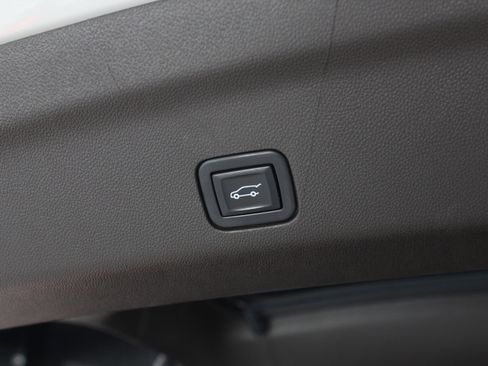 Used 2022 GMC Yukon XL SLT w/ SLT Premium Package AWD/4WD image 74