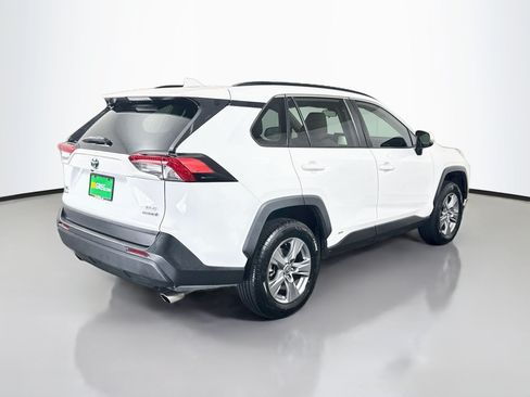 Used 2022 Toyota RAV4 XLE w/ Convenience Package AWD/4WD image 10
