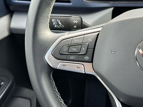 Used 2022 Volkswagen Taos SE image 25