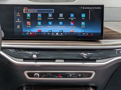 Used 2024 BMW X7 xDrive40i w/ M Sport Package AWD/4WD image 15