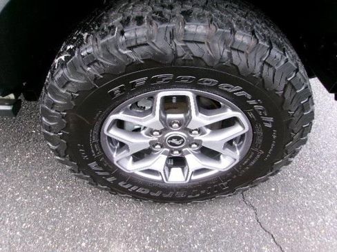 Certified 2025 Ford Bronco Badlands image 4