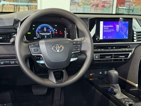 Certified 2025 Toyota Camry LE image 31