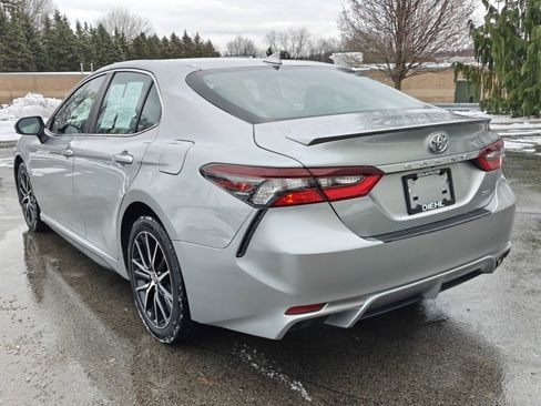 Used 2023 Toyota Camry SE image 8