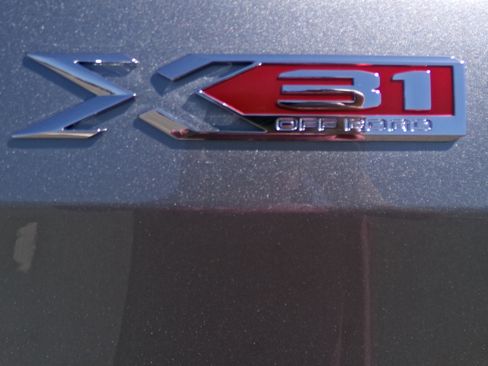 New 2026 GMC Sierra 1500 SLE w/ X31 Off-Road Package image 11