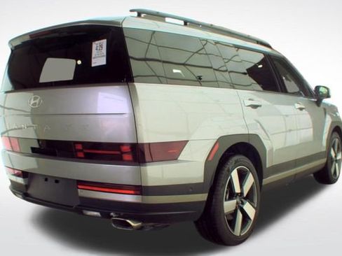 Used 2025 Hyundai Santa Fe Limited FWD image 2