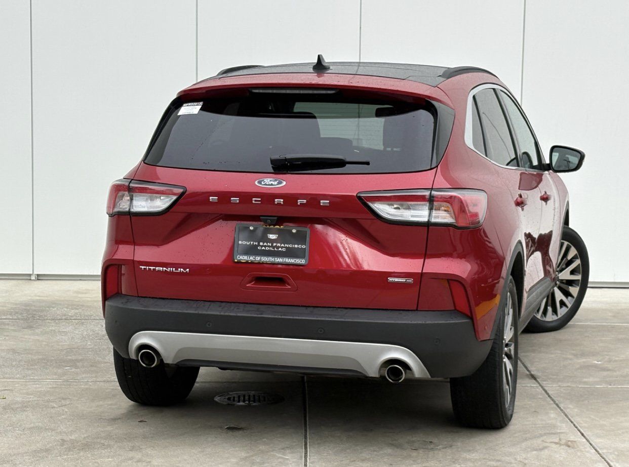 Used 2020 Ford Escape Titanium w/ Titanium Premium Package 2.0 AWD/4WD image 6