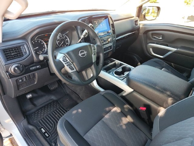 Used 2024 Nissan Titan SV w/ SV Convenience Package AWD/4WD image 17