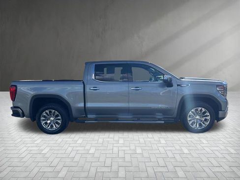 Used 2025 GMC Sierra 1500 Denali image 7