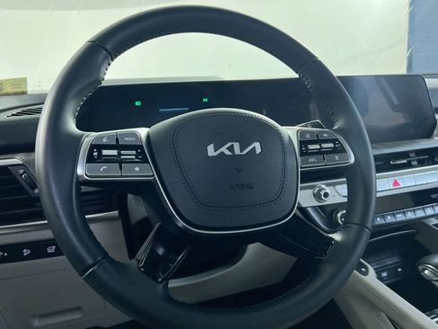 Certified 2025 Kia Telluride EX w/ EX Captain's Chair Package image 16