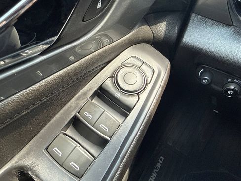Used 2022 Chevrolet Traverse LT AWD/4WD image 39