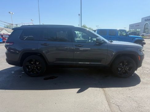 Used 2024 Jeep Grand Cherokee L Altitude AWD/4WD image 2