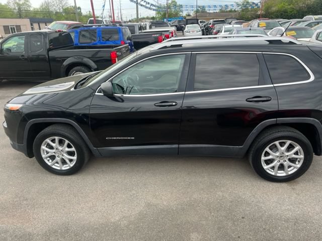 Used 2015 Jeep Cherokee Latitude AWD/4WD image 8