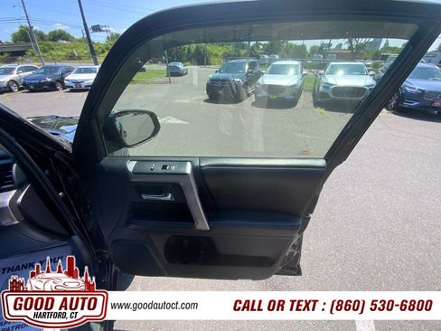 Used 2015 Toyota 4Runner SR5 AWD/4WD image 11