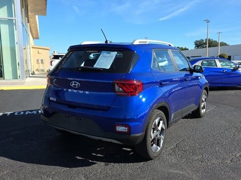 Certified 2023 Hyundai Venue Limited image 4