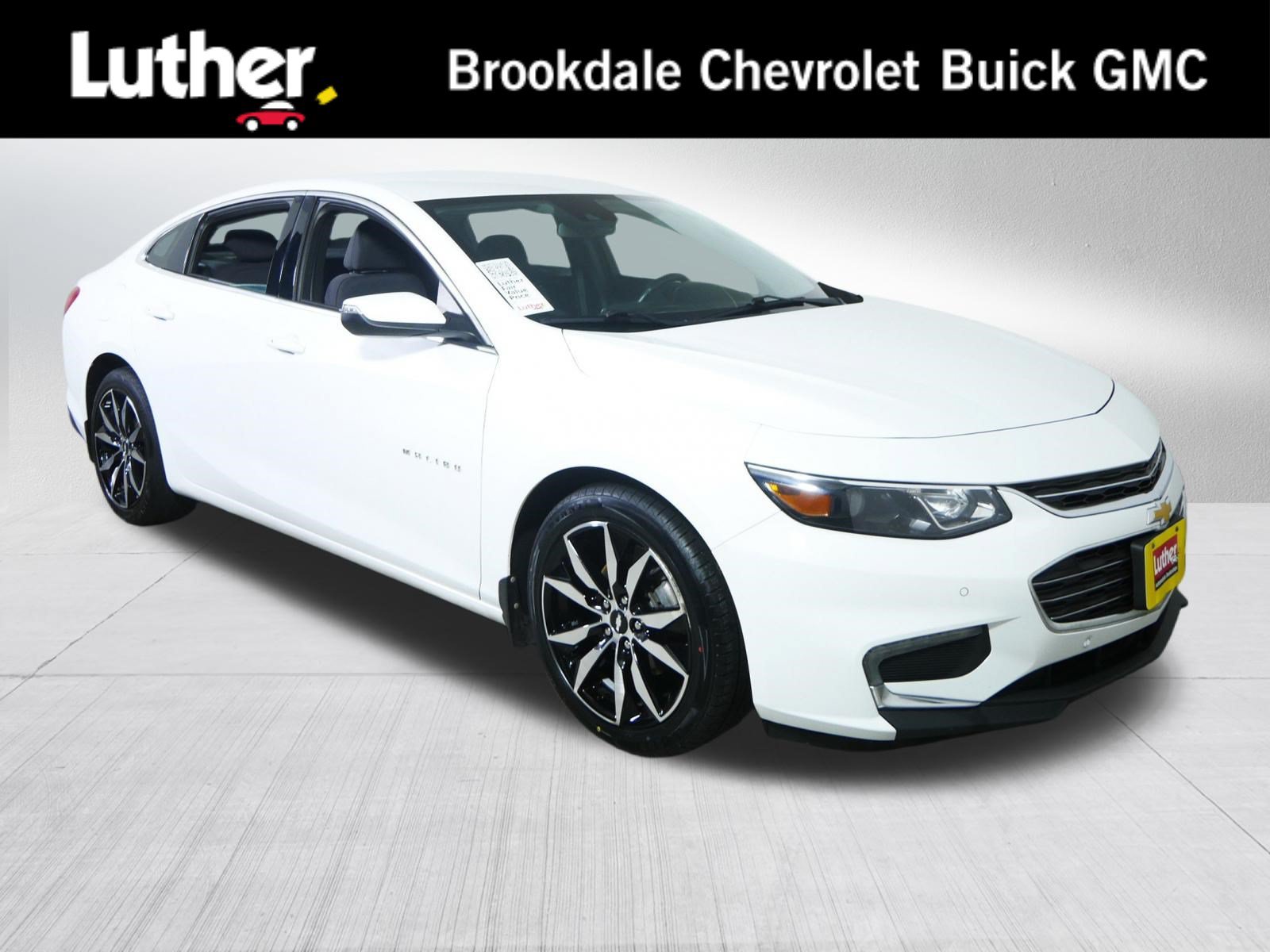 Used 2017 Chevrolet Malibu LT w/ Driver Confidence Package FWD image 1