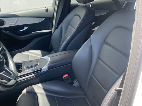 Used 2022 Mercedes-Benz GLC 300 image 6