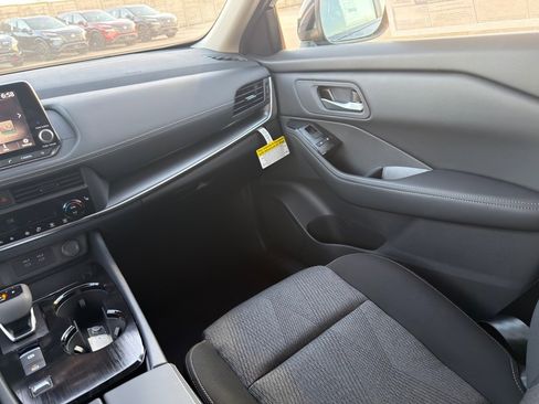 New 2026 Nissan Rogue SV image 10