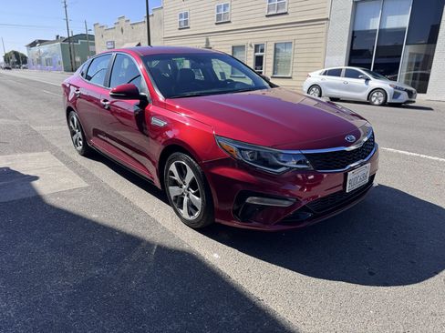 Used 2020 Kia Optima S FWD image 2
