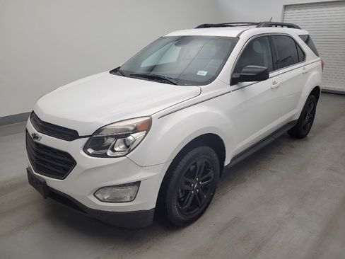 Used 2017 Chevrolet Equinox LT w/ Sport Edition FWD image 2