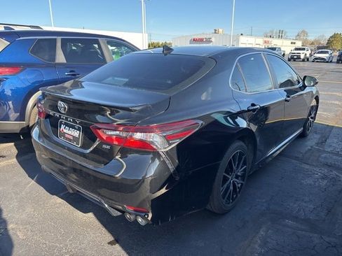 Used 2024 Toyota Camry SE image 6