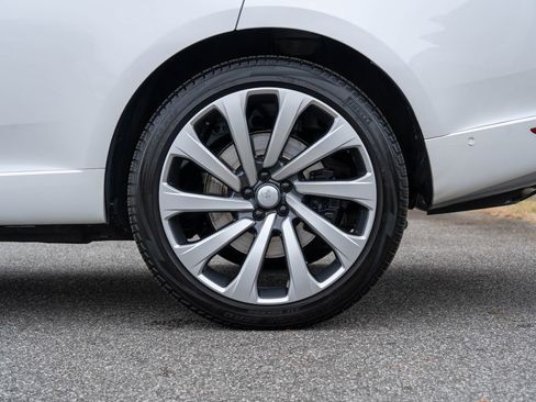 Used 2024 Land Rover Range Rover Autobiography image 10