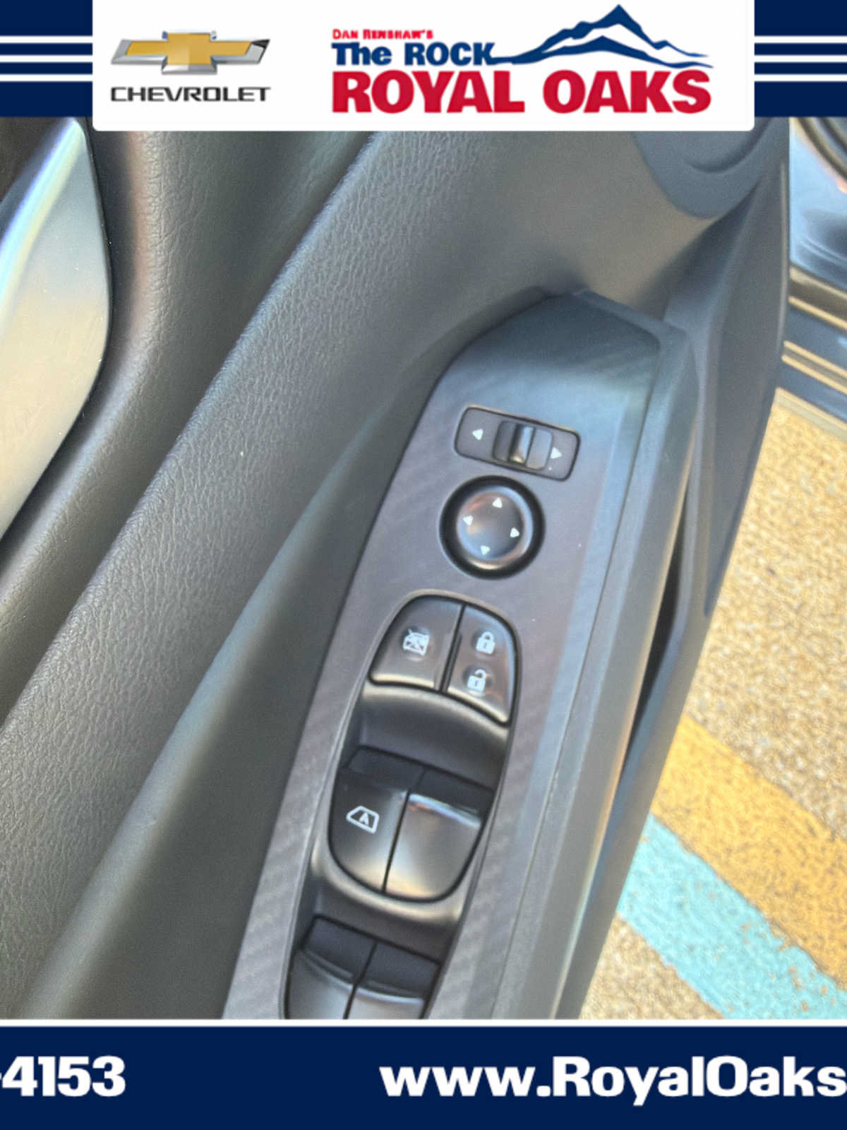 Used 2025 Nissan Altima 2.5 SV FWD image 13
