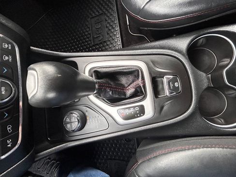 Used 2016 Jeep Cherokee Trailhawk w/ Leather Interior Group image 29