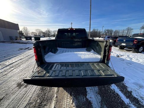 New 2026 RAM 1500 4x4 Crew Cab image 8