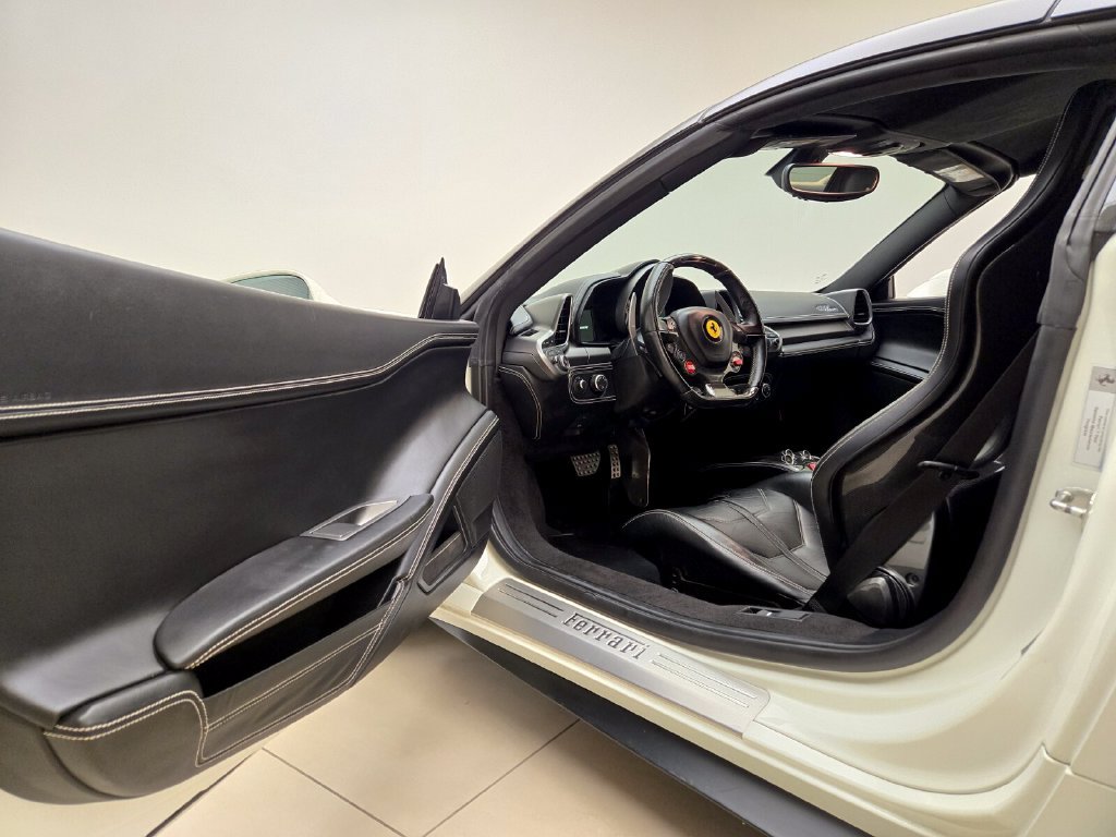 Used 2013 Ferrari 458 Spider RWD image 19