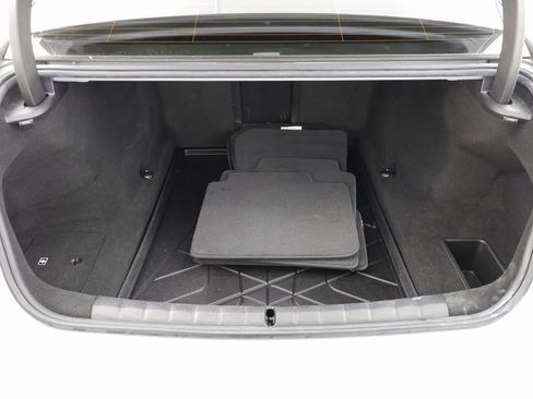 Used 2024 BMW 760i xDrive w/ Premium Package 2 image 19