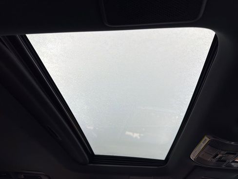 Used 2025 Lexus LX 700h Overtrail image 33