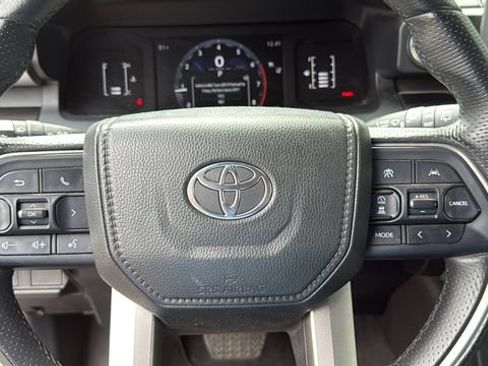 Certified 2025 Toyota 4Runner SR5 AWD/4WD image 11