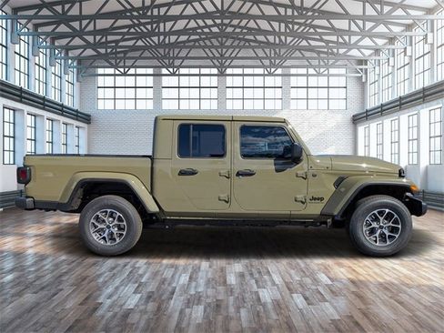 New 2025 Jeep Gladiator Sport image 3