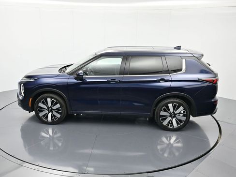 Used 2025 Mitsubishi Outlander SEL image 38