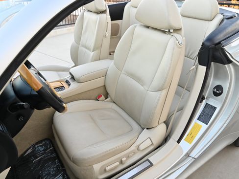 Used 2004 Lexus SC 430 Convertible image 21