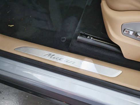 Used 2021 Porsche Macan S image 23