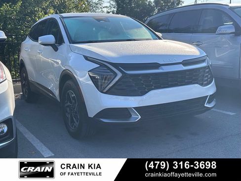 Certified 2025 Kia Sportage LX FWD image 1