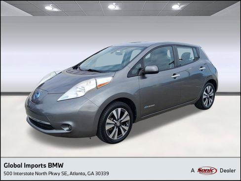 Used 2015 Nissan Leaf SV image 1