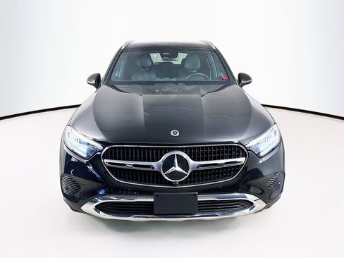 Used 2024 Mercedes-Benz GLC 300 4MATIC image 3