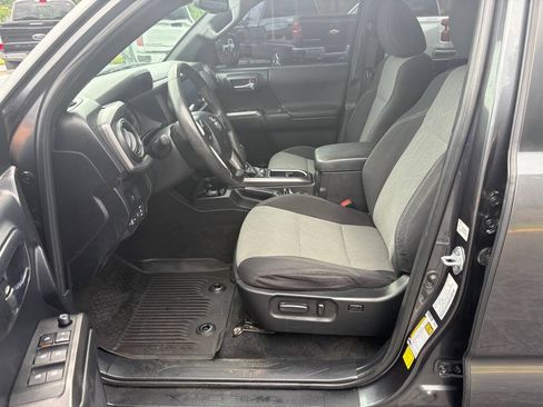 Used 2021 Toyota Tacoma TRD Sport AWD/4WD image 14