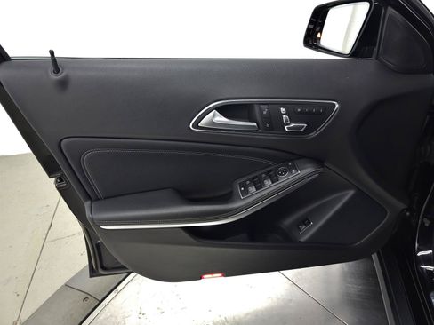 Used 2018 Mercedes-Benz GLA 250 4MATIC image 12