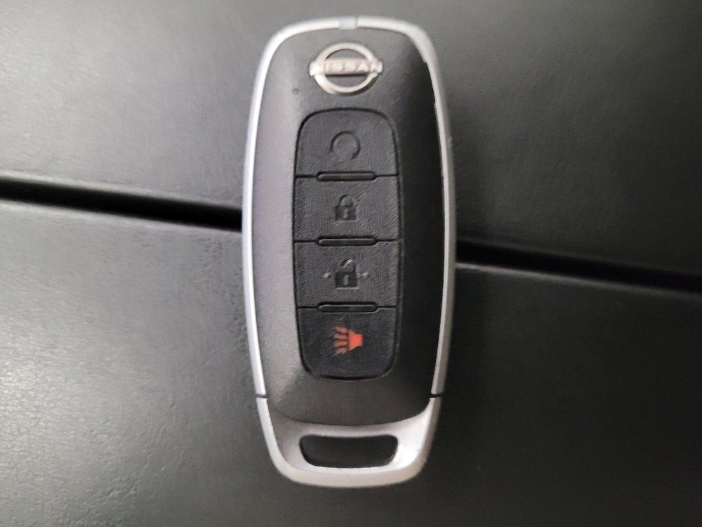 Used 2023 Nissan Rogue SV FWD image 32