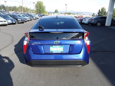 Used 2016 Toyota Prius Two image 4