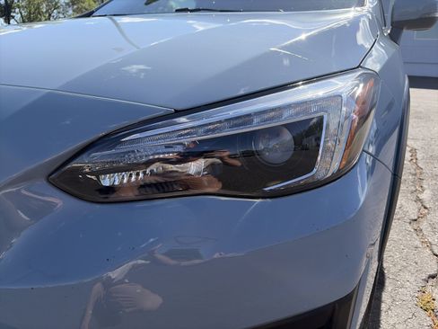 Used 2019 Subaru Crosstrek 2.0i Limited w/ Moonroof Package w/Navigation AWD/4WD image 9