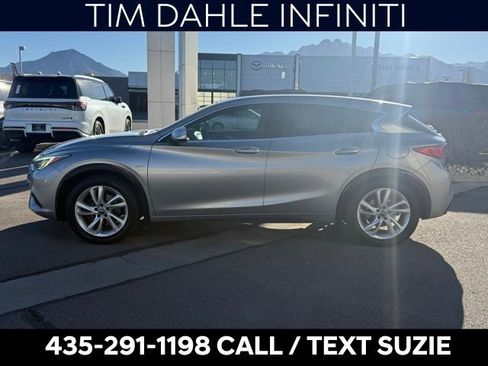Used 2018 INFINITI QX30 Base image 6